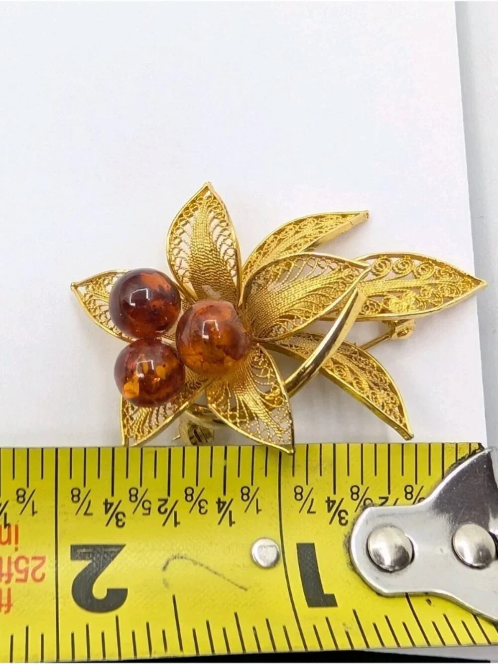 VTG Brooch Pendant Genuine Baltic Amber Berries Goldtone Filigree Leaf Natural